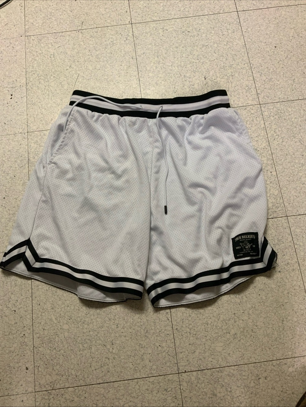 True Religion mesh mens Basketball Gym Sweat Shorts. 5 pockets NWOT. SZ. XL/T.